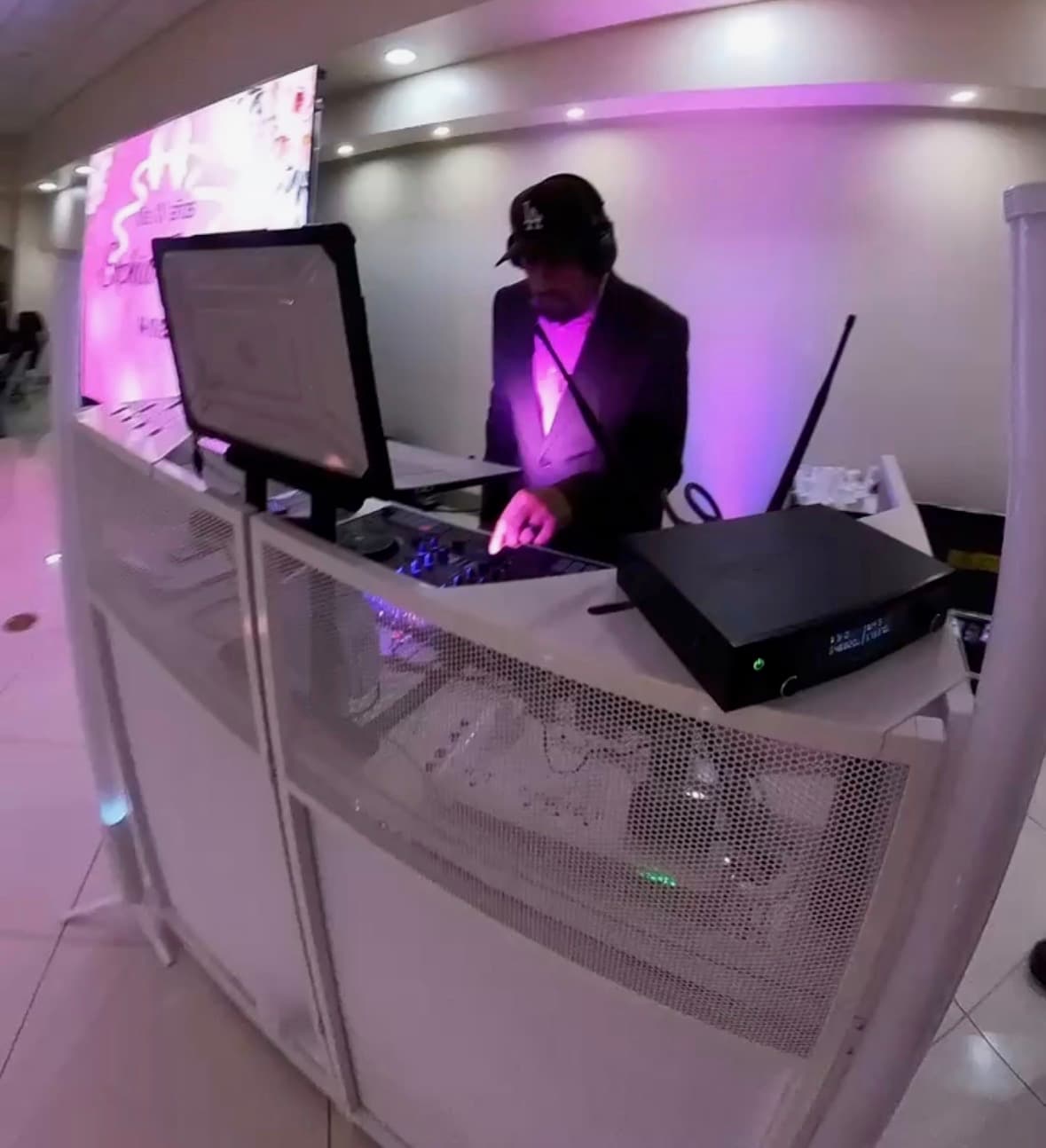Reception-ready booth